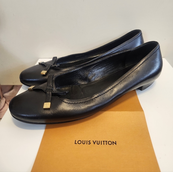 Louis Vuitton "Uniformes" Black Ballet Flats Gold LV Bow Sz. 7/37 Ret. $895 - Picture 3 of 11